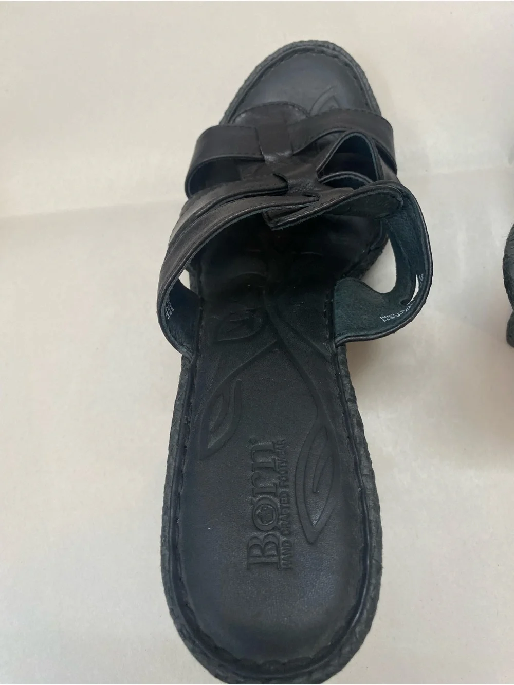 BORN Tinka Black leather platform Wedge Sandals with woven texture heel Size 11